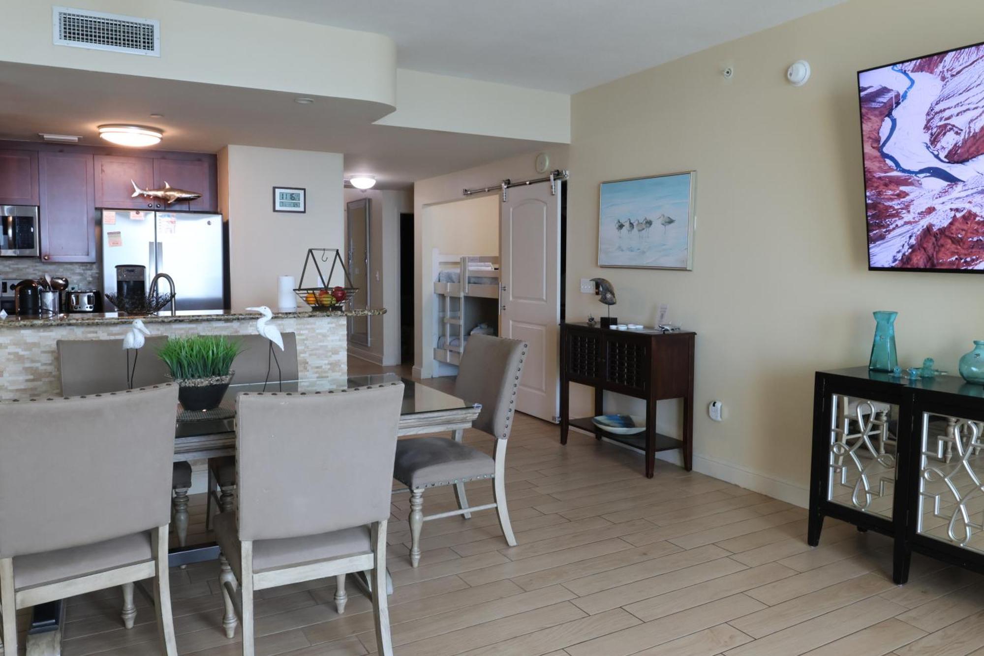 Aqua 1504 Beachfront With Free Chairs