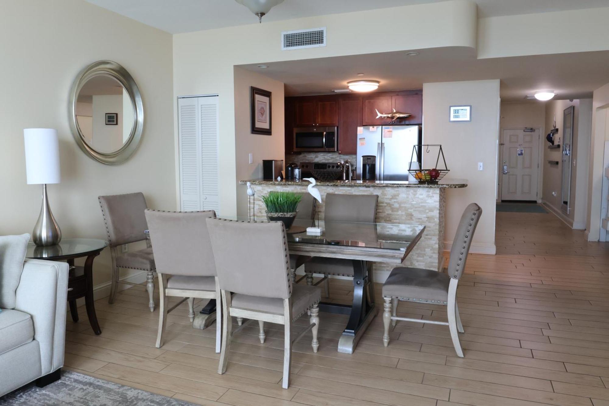 Aqua 1504 Beachfront With Free Chairs *