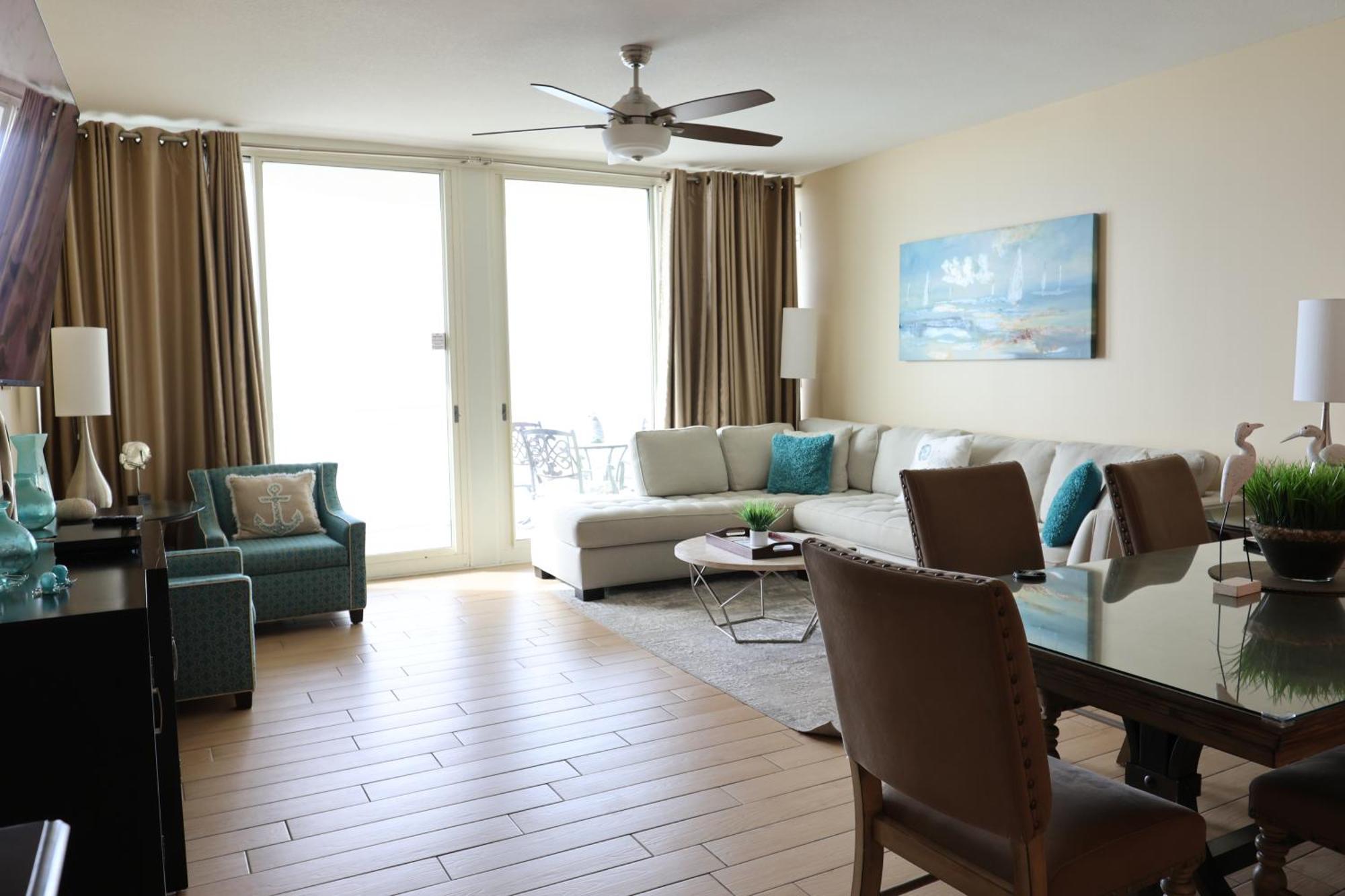 Aqua 1504 Beachfront With Free Chairs