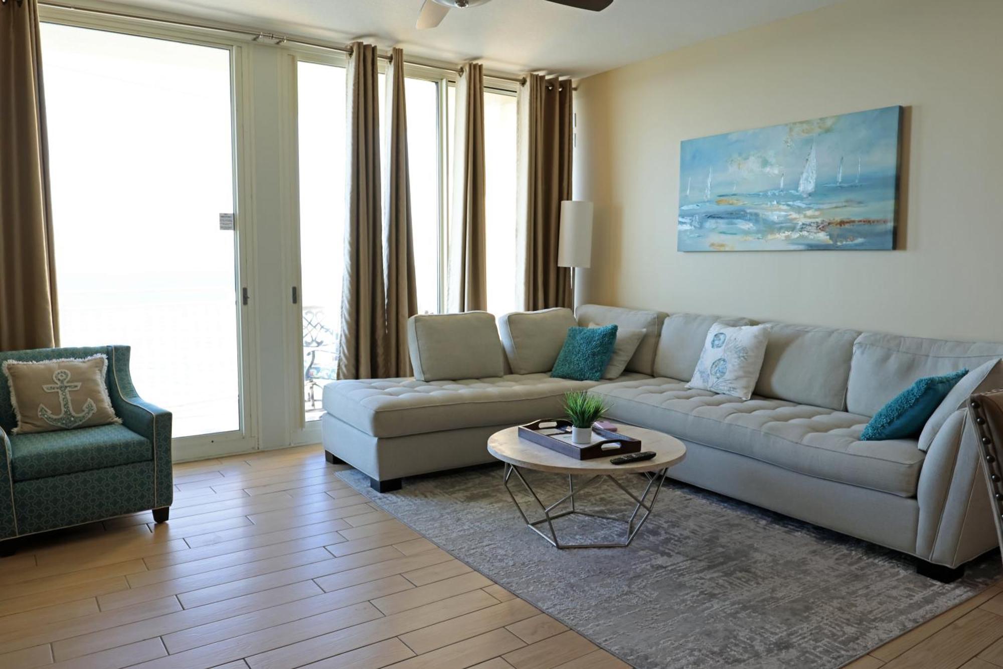Aqua 1504 Beachfront With Free Chairs Appartement